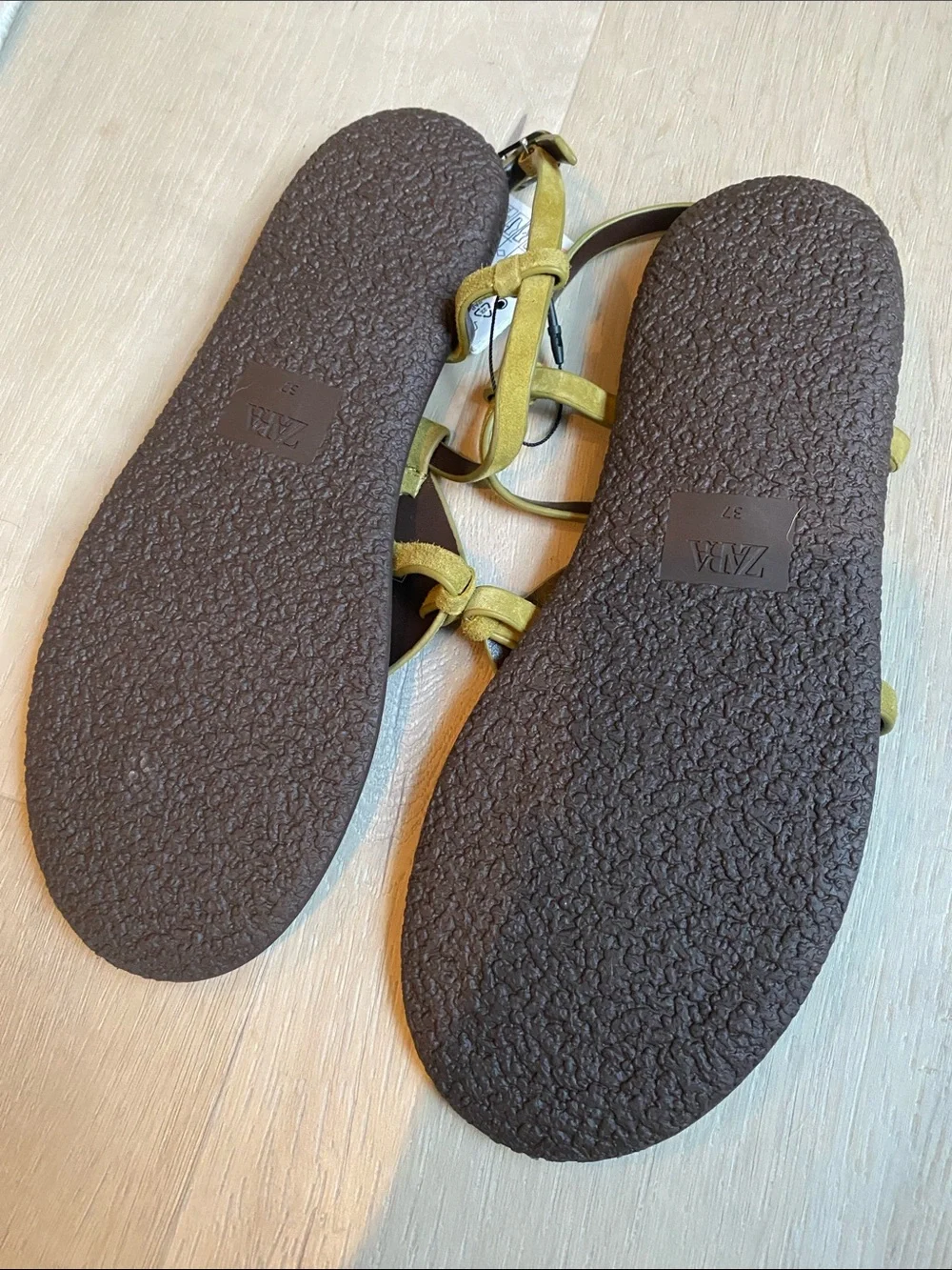 NWT! Zara Suede T-Strap Sandals in Olive Cushioned Footbed - Size 6.5 (37) - Picture 5 of 7